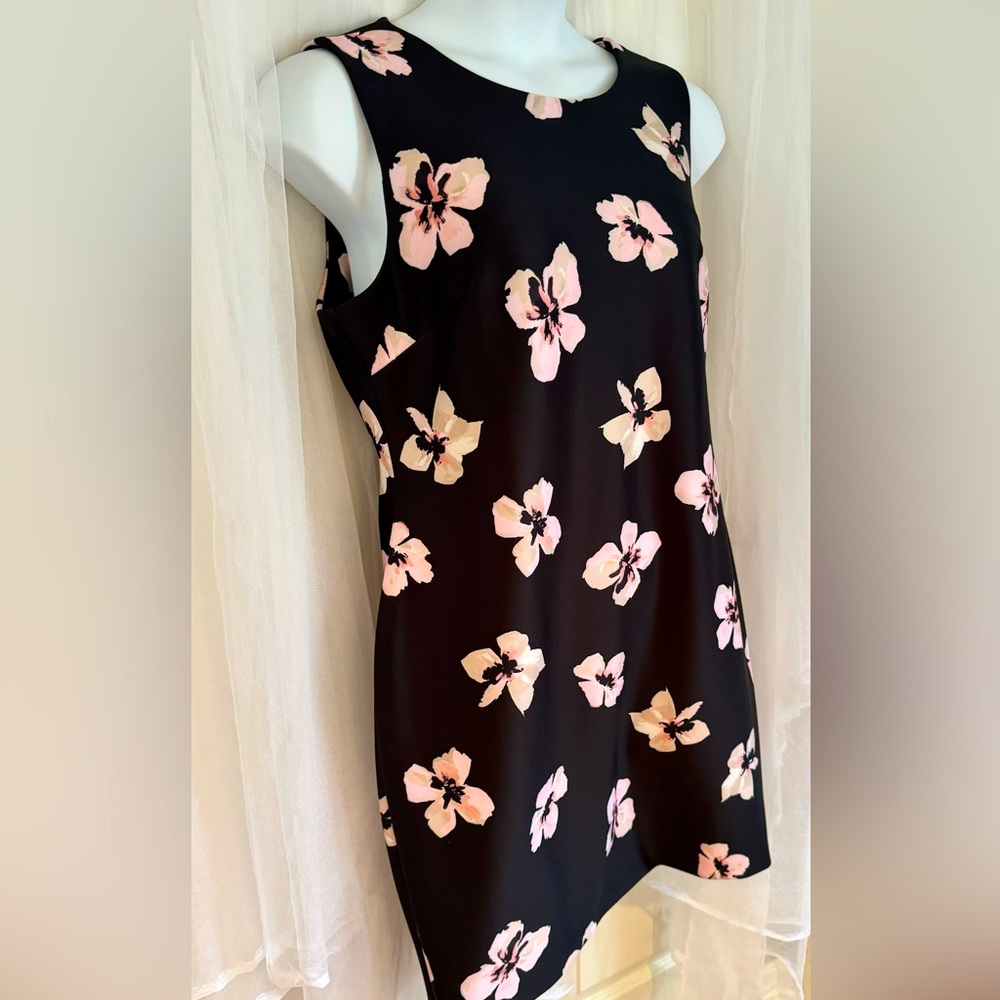 NWT Tommy Floral Fitted Dress